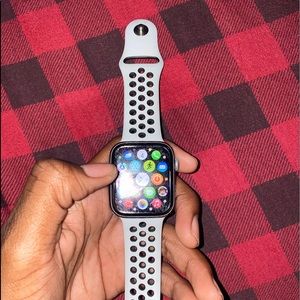 APPLE WATCH SERIES 4 , few scratches but works at NEW !..